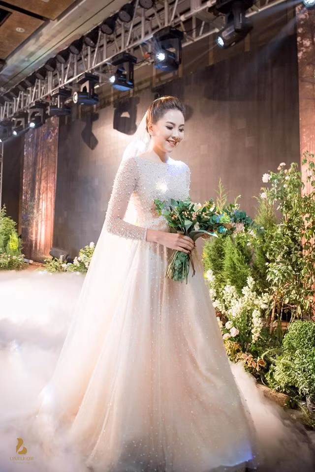 Nguong mo cuoc song nhu ba hoang cua "co gai thoi tiet" Mai Ngoc