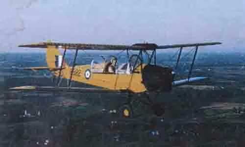 Hai chiec may bay cua vua Bao Dai