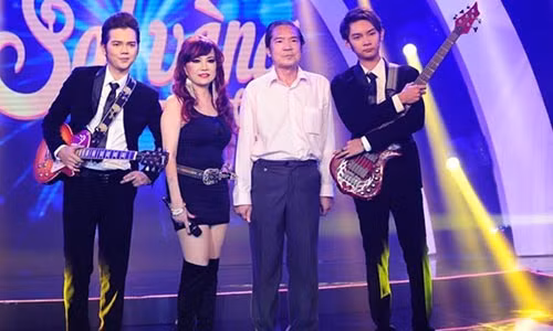 Lần hiếm hoi gia đình Quốc Dũng - Bảo Yến đứng chung sân khấu trong đêm nhạc tôn vinh nhạc sĩ tài hoa.