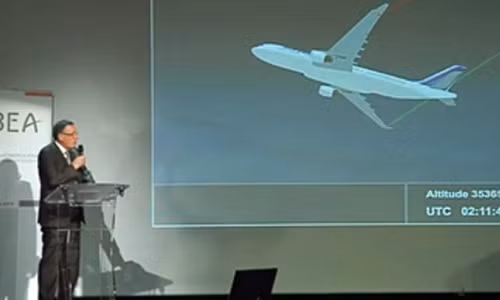 Bi an chuyen bay tu than 477: Nhung con ngao op thoi tiet