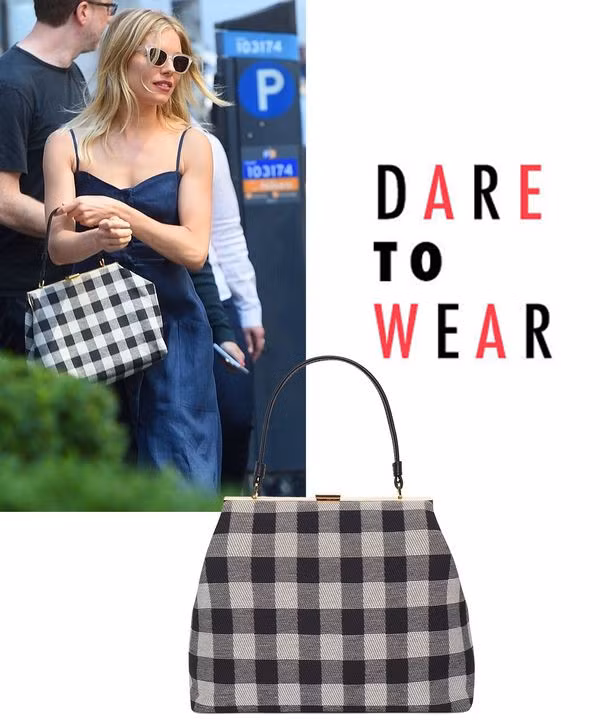 7. Kẻ ô vuông: Sienna Miller xuống phố với mẫu túi kẻ ô Mansur Gavriel giá 695USD - khoảng hơn 15 triệu đồng. Ngoài ra, năm nay xu hướng váy đầm kẻ cũng rất được ưa thích.