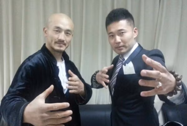 Cao thu Thieu Lam noi gian ve man Quy Hoa diem huyet-Hinh-3