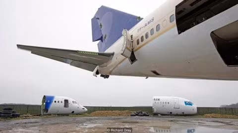 Hai ra tien nho may bay cu