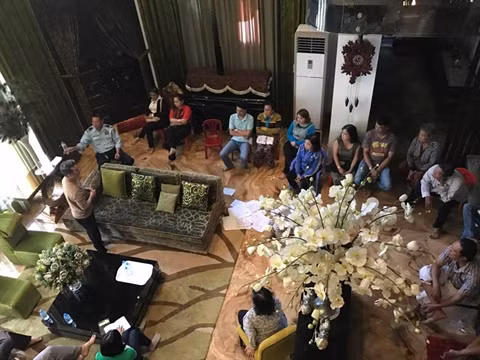 Sao Viet ron rang phan bua chu hieu: Lieu co dang buon?-Hinh-2