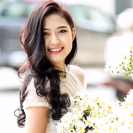 Chưa dừng lại ở đó, hiện Trang Cherry tiếp tục nhận "gạch đá" vì vai diễn Châu trong Ngược chiều nước mắt đang phát sóng trên VTV1. Sự trơ trẽn của nhân vật này khi xen vào mối quan hệ vợ chồng của cô bạn thân khiến nhiều khán giả bức xúc. Một lần nữa Trang Cherry lại ghi điểm bởi diễn xuất ấn tượng khi tiếp tục làm kẻ thứ 3 đáng ghét.