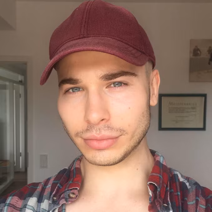 Chân dung của anh chàng Elliot Joseph Rentz, người có thể biến hóa thành bất cứ người nổi tiếng nào nếu muốn.