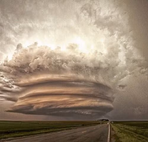 Đài khí tượng thuỷ văn Thanh Hóa thông tin về đám mây kì lạ - Hình 2 Dai khi tuong thuy van Thanh Hoa thong tin ve dam may ki la-Hinh-2