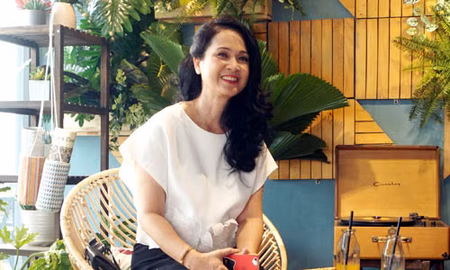 NSND Lan Huong: Vi vai me chong, nua dem khan gia goi dien mang mo