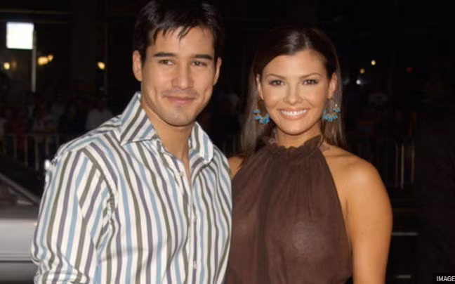 Mario Lopez và Ali Landry kết hôn năm 2004. Thế nhưng, chỉ sau 18 ngày, Ali đã đệ đơn ly hôn với lý do Mario không chung thủy.