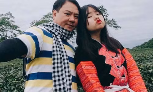 "Ong bo cua nam" luon cung con gai di du lich bui