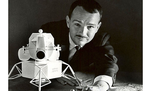 Eugene Shoemaker - nhà khoa học trở thành người đầu tiên được ra ngoài vũ trụ sau khi đã chết. (Ảnh: NASA)