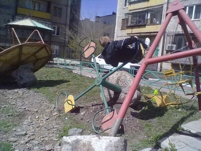 Đã FA rồi trời còn "hành" nữa là sao đây?