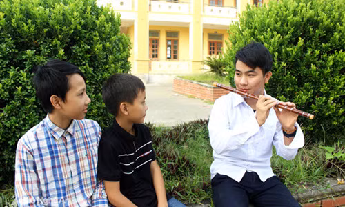 Nam sinh da tai, dat diem cao hai khoi thi A va B