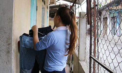 Thiếu kỹ năng sống, không ít nữ công nhân đã rơi vào các mối quan hệ phức tạp. Ảnh: Ngọc Trang