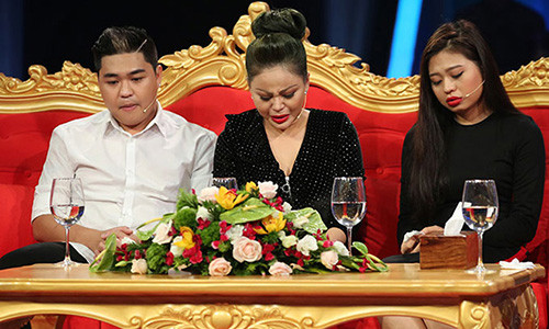 Lê Giang cùng 2 con là Duy Phước và Lê Lộc trong chương trình "Sau ánh hào quang".