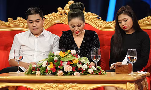 Lê Giang cùng 2 con là Duy Phước và Lê Lộc trong chương trình "Sau ánh hào quang".