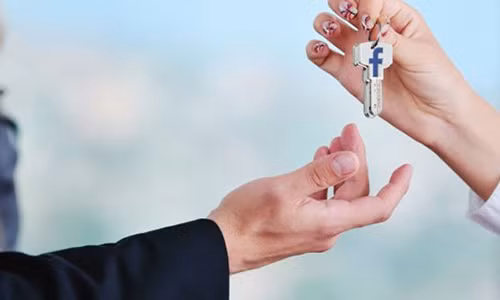 Bạn dễ dàng trao tài khoản Facebook của mình cho kẻ xấu nếu không để ý.