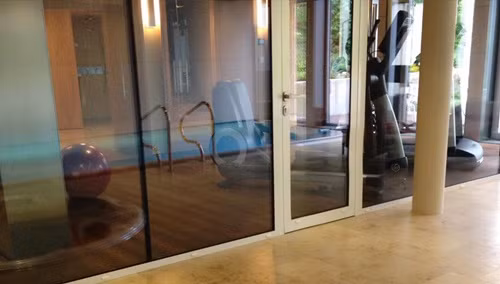 Ngôi nhà của vợ chồng Thu Minh vô cùng tiện nghi và hiện đại với đầy đủ sân vườn, bể bơi, phòng xông hơi, phòng tập luyện thể dục thể thao, phòng dành cho khách cực kỳ rộng rãi...