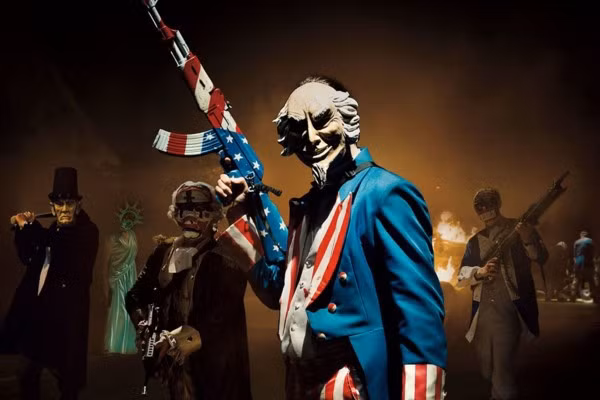 The Purge 4: The Purge là thương hiệu kinh dị hiếm hoi có thể tiếp tục phát hành thêm các phần tiếp theo mà không bị nhàm chán. Trước đó đã có thông báo The Purge sẽ không có phần nội dung nối tiếp nào được sản xuất nữa. Vì vậy theo dự đoán của nhiều người, The Purge 4 sẽ là một prequel của các phần phim trước.