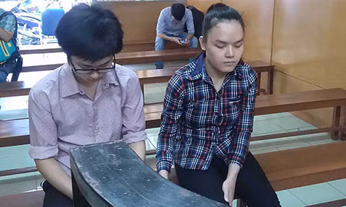 Ga chuyen gioi "du" khach tay mua dam de trom cap