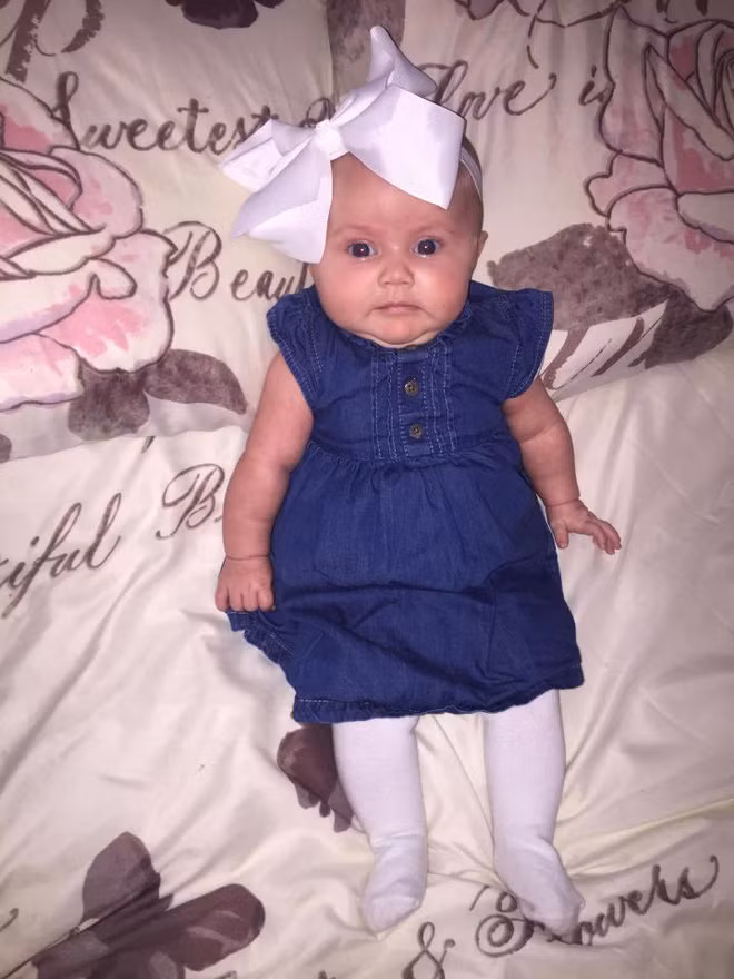 Bé Daisy - 3 tháng tuổi chào đời bằng phương pháp sinh mổ do bị dây rốn quấn cổ.