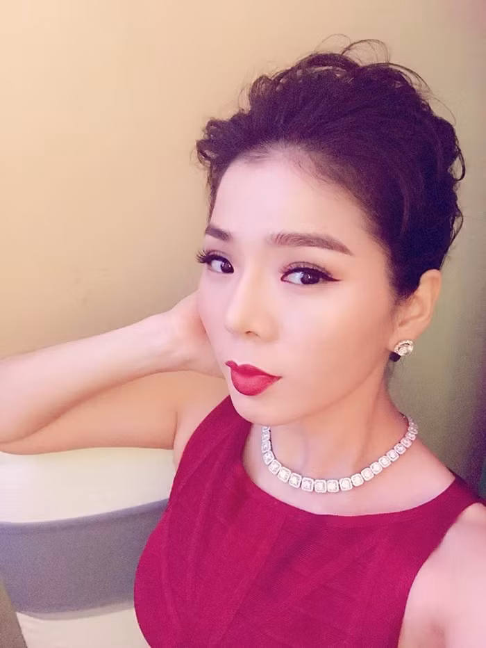 Bên cạnh cuộc sống hạnh phúc, cô cũng có sự nghiệp vô cùng thăng hoa.