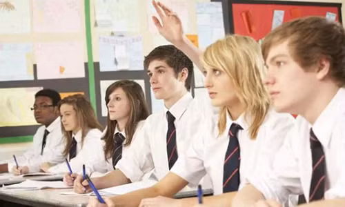 Giao vien bat hoc sinh thu viet... thu tuyet menh