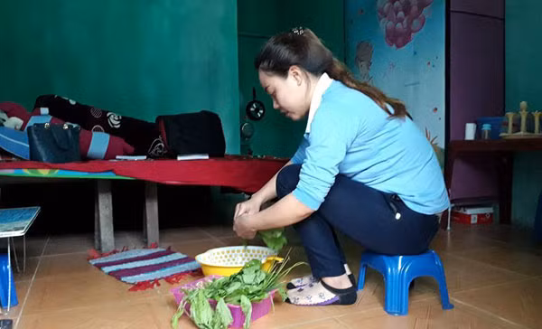 Nguyễn Thị Dung (quê Yên Bái, SN 1994) cũng chi tiêu rất cẩn thận để có một khoản tiết kiệm.