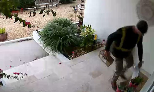 Ông Jason đã giao hàng cho khách đúng hẹn. (Ảnh: Internet)