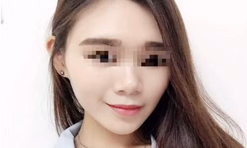 Co gai xinh dep nhay lau tu tu vi cai nhau voi ban trai?