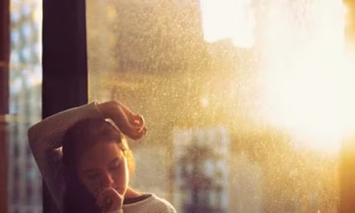 Chet lang khi nhin thay nguoi chong sap cuoi cua chi ho