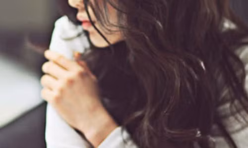 Voi cuoi khi quen chua day mot thang, toi da tu dua minh vao dia nguc