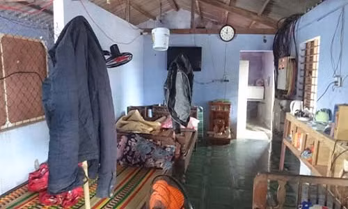 Nghi vo ngoai tinh, chu tich xa di danh ghen trong dem