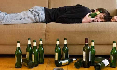 Vo cao tay "tri" chong say ruou bang chieu doc