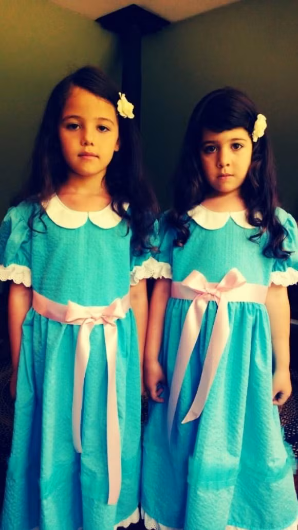 Nghe có vẻ khó tin nhưng hiện tượng sinh đôi khác cha là có thật. Trên thế giới có 10 cặp sinh đôi khác cha, trong đó có 1 cặp ở Ba Lan, 1 ở Tây Ban Nha, 2 ở Mỹ, 2 ở Ấn Độ.