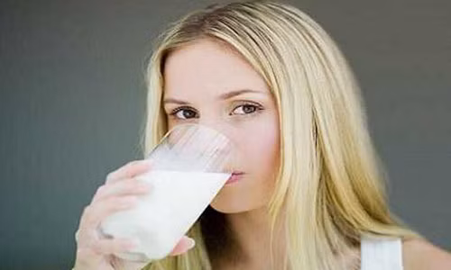 Sai lam chet nguoi khi uong sua nhieu nguoi mac phai