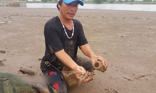 Kiem tien trieu moi ngay nho di "san" dac san xau xi: Ca lac ngoach