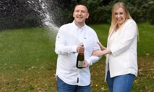 Het tien chua benh cho con bong nhien trung doc dac 30 ty dong