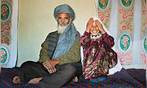 Xot xa "co dau 8 tuoi" chet tham ngay trong dem tan hon