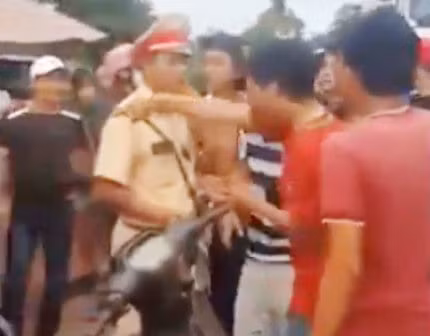 Vi pham giao thong con can vao tay CSGT-Hinh-2