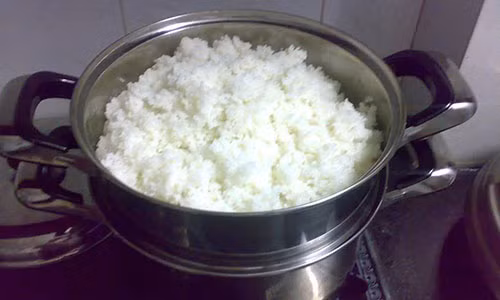 Mẹo vặt "thần thánh" cứu nguy cho nồi cơm bị sống, nhão, khê Meo vat "than thanh" cuu nguy cho noi com bi song, nhao, khe