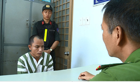 Đối tượng Lê Minh Tùng và Lâm Văn Sang tại Cơ quan điều tra.