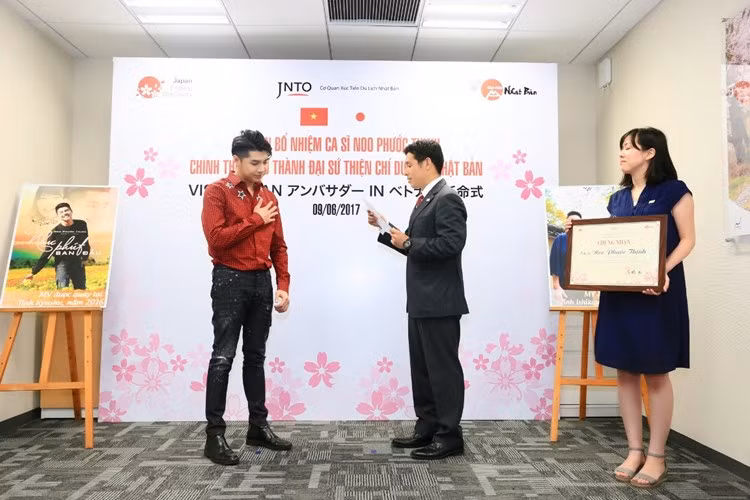 Anh "don tim" fans cua dai su du lich Nhat Ban Noo Phuoc Thinh