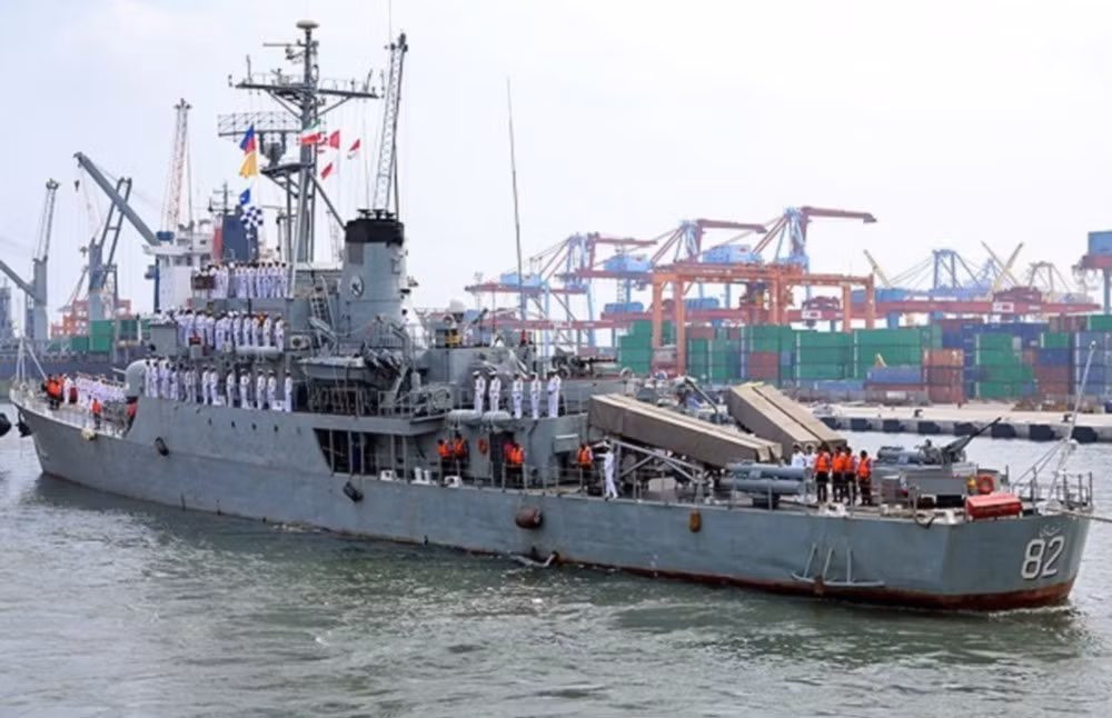 Tàu hộ tống tên lửa lớp Bayandor, lượng choán nước 1.135 tấn. Tàu được trang bị vũ khí khá mạnh với tên lửa chống hạm C-802 tầm bắn 130 km, pháo hạm 76 mm, 40 mm, cùng ngư lôi chống ngầm. Ảnh: Militaryedge.