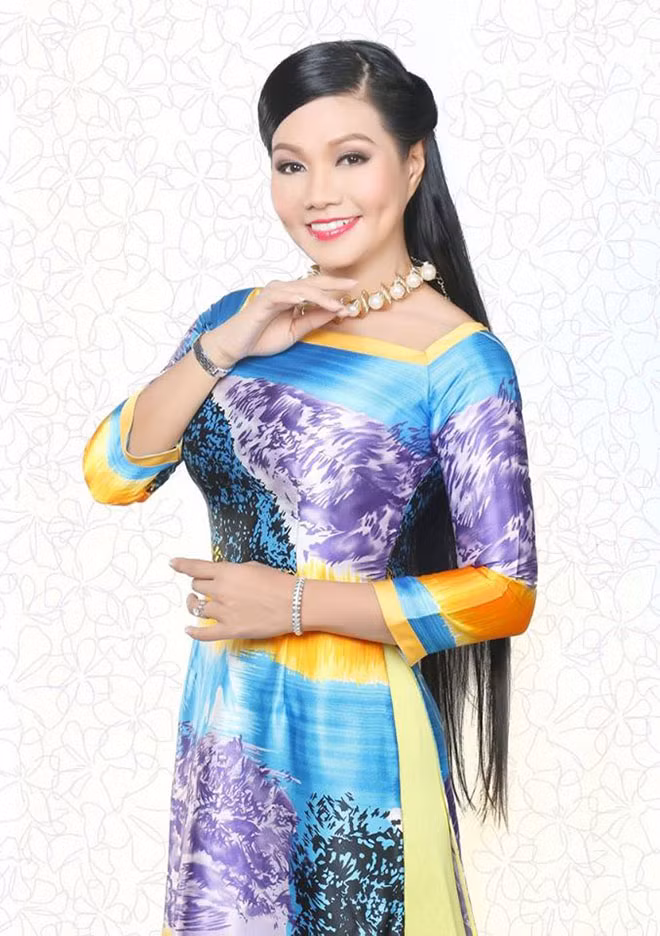 NSƯT Ngọc Huyền không muốn nhắc đến chuyện không vui trong quá khứ. chị sống và nỗ lực cho tương lai.