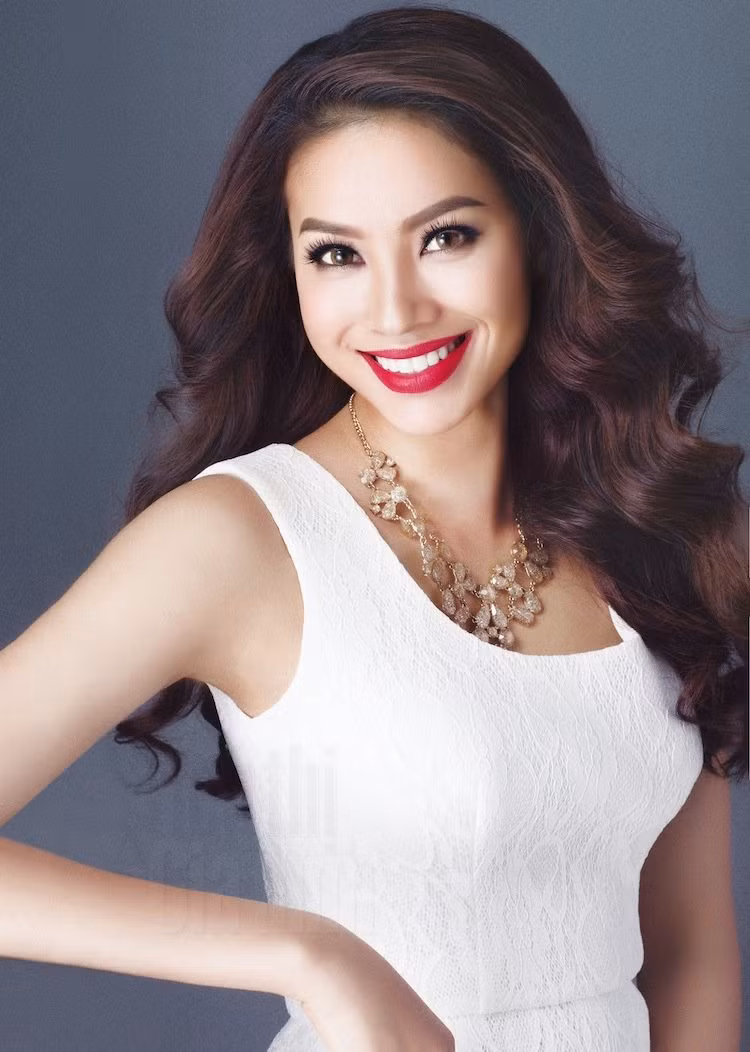 Mặc dù không giành được giải trong cuộc thi Hoa hậu Hoàn Vũ, Phạm Hương vẫn được khán giả yêu mến bởi thái độ tích cực, luôn cố gắng hết mình trong quá trình ra nước ngoài dự thi. Cô có lẽ đang là Hoa hậu hoạt động sôi nổi nhất trong showbiz khi liên tục làm giáo khảo trong các show truyền hình thực tế. Hình ảnh của Phạm Hương cũng thường xuyên xuất hiện trong những chuyến từ thiện hay những lần quảng cáo du lịch cho Việt Nam.