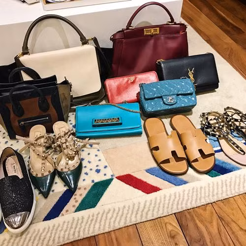Một góc trong tủ đồ của Mai Ngọc, cô chuộng các thương hiệu như Hermes, giày Christian Louboutin, túi Prada, Chanel.