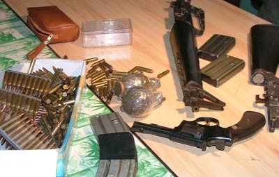 Vũ khi nóng của Bình "kiểm" bị Công an thu giữ.