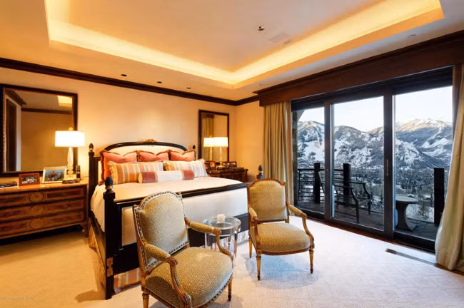 Một phòng ngủ khác trong biệt thự.