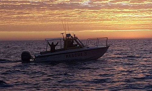 Lực lượng cứu hộ đã tìm kiếm ông Craig trong khoảng 2 giờ. Ảnh: News Sky